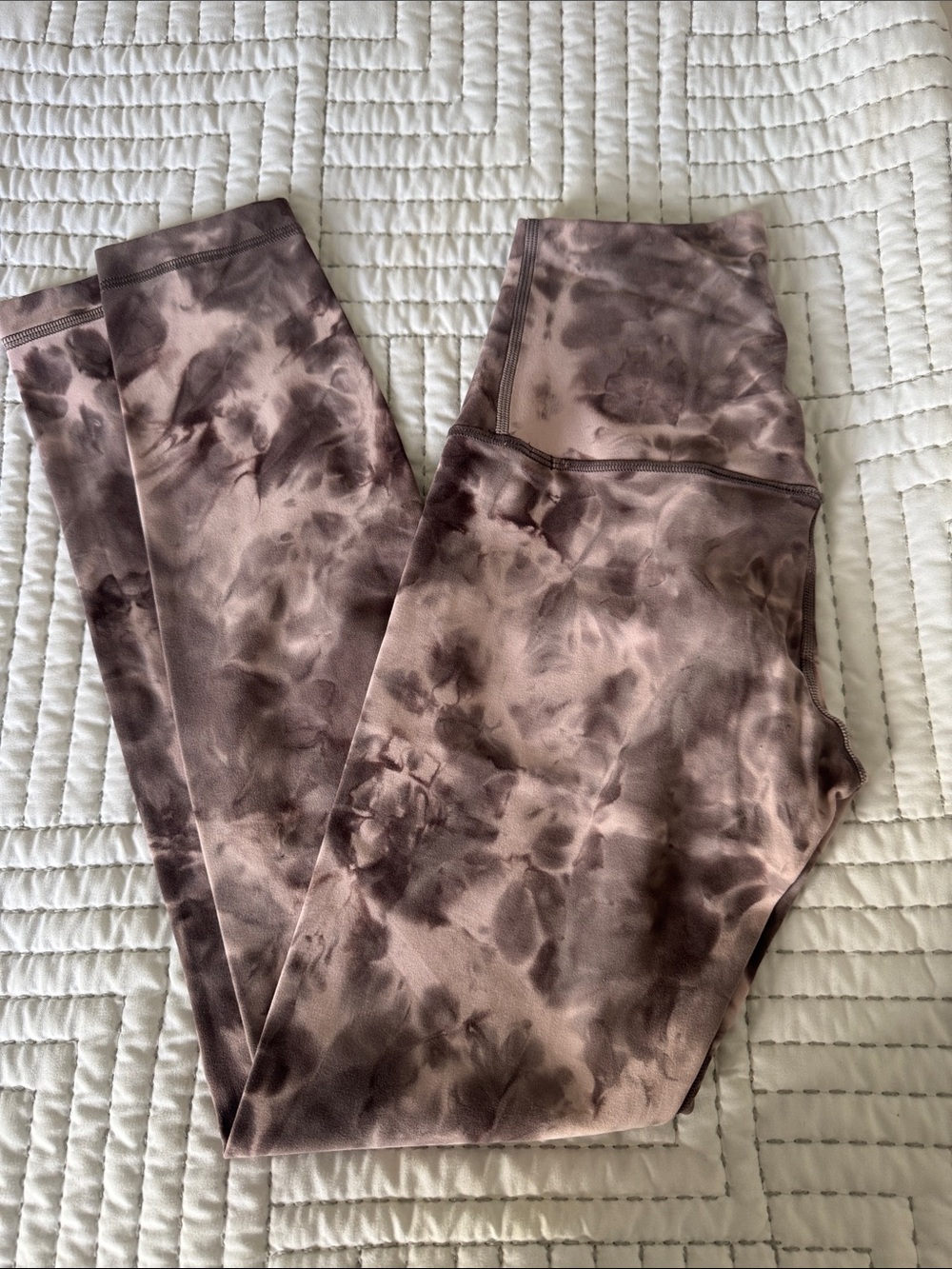 lululemon athletica Mauve Tie-Dye Leggings